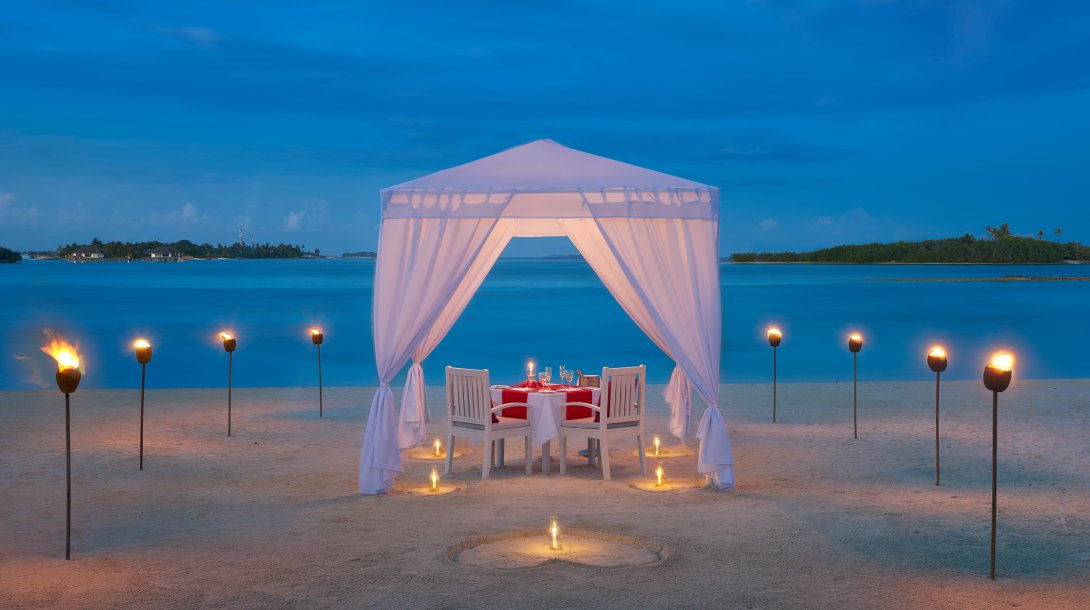 Things To Do in Maldives on Honeymoon | Romantic Dining Maldives